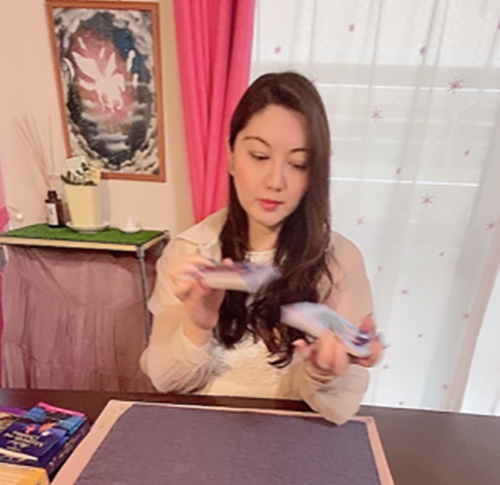 羽音先生の鑑定の様子